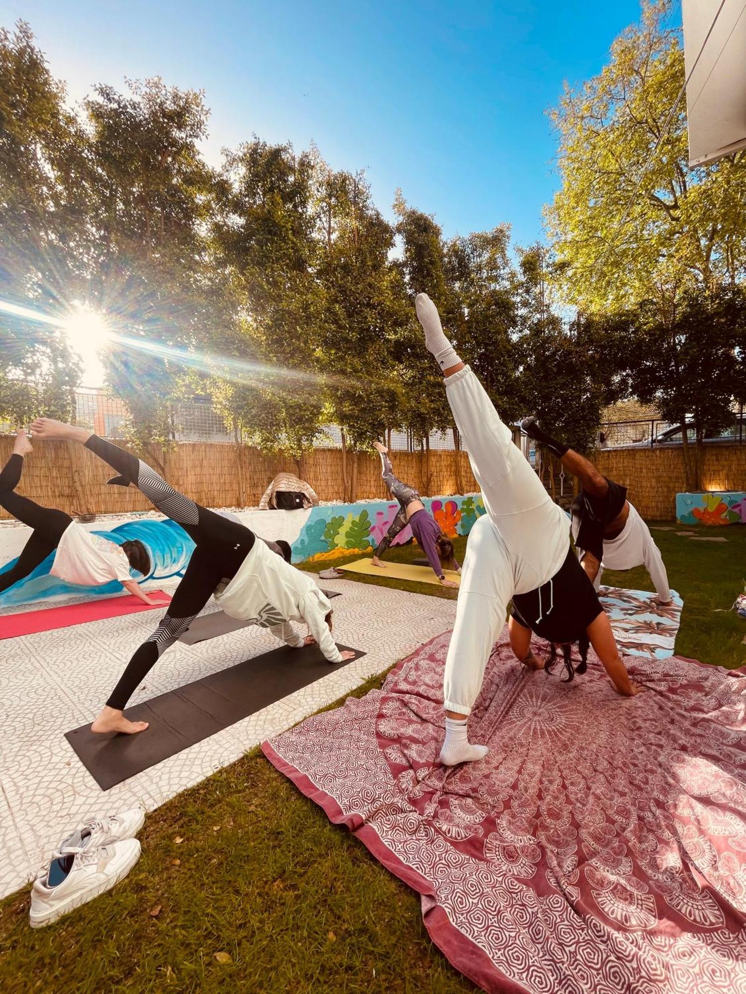 Lisbon Soul Surf Camp Vandrarhem Cascais Exteriör bild